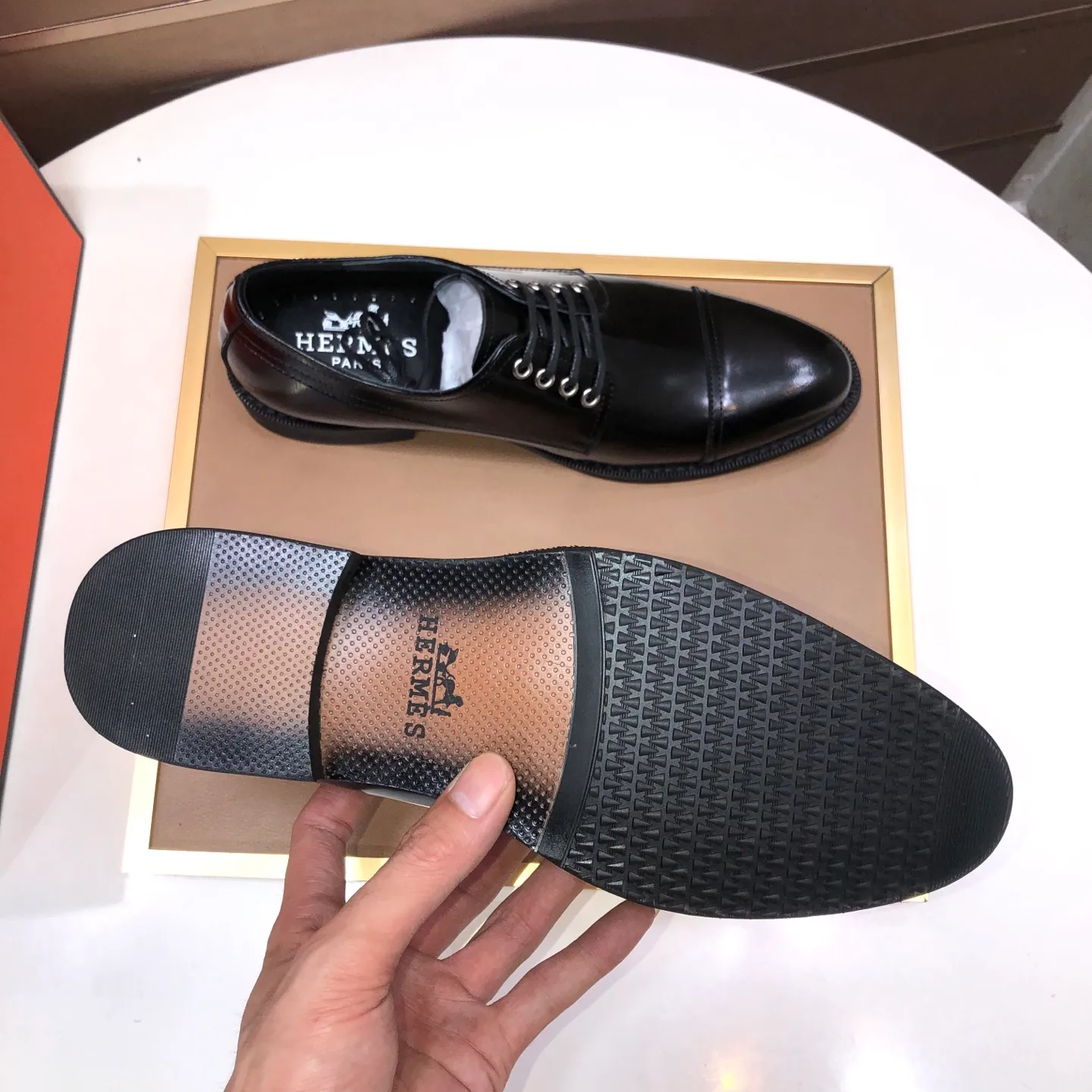 Men's Men's Shoes💰540💰[HERMES] (cowhide lining)🍀Italian top luxury🍀He does not pursue novel styles and gorgeous colors, but attracts the favor of successful men with his flawless, elegant and classic style. Formal leather shoes This very comfortable, simple and stable style allows you to easily match any style! The pattern is absolutely 1:1 refined from the original case, and we strive for excellence in materials, imported cowhide + cowhide lining💪💪💪extraordinary texture👍! .Code number: 39-45 (45 customized)